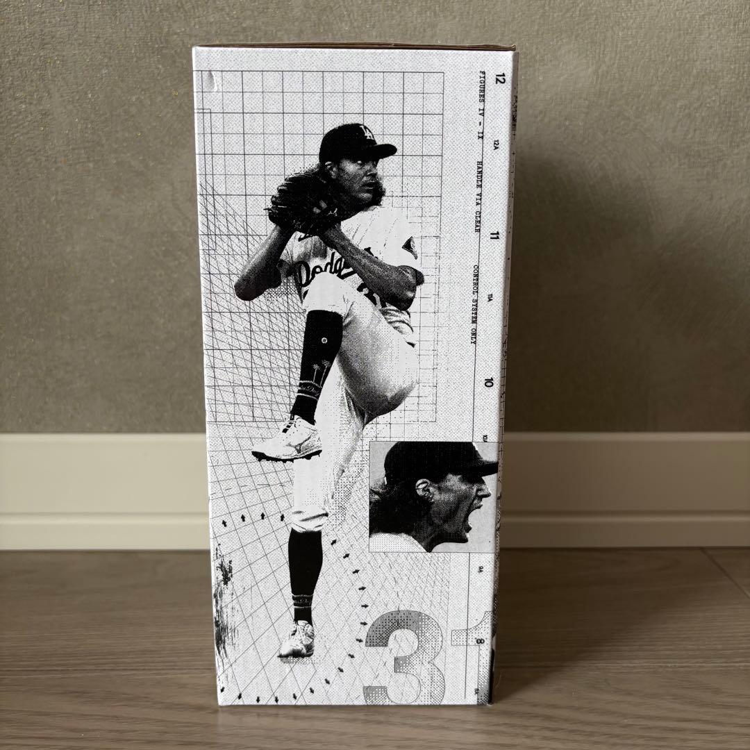 タイラーグラスノー　ボブルヘッド　ドジャースタジアム来場特典