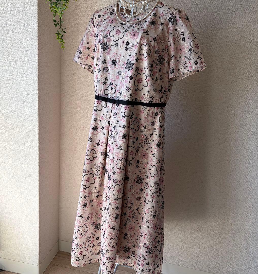 美品Rose Tiaraローズティアラ　オーガンジー刺繍ワンピース　入学式　42