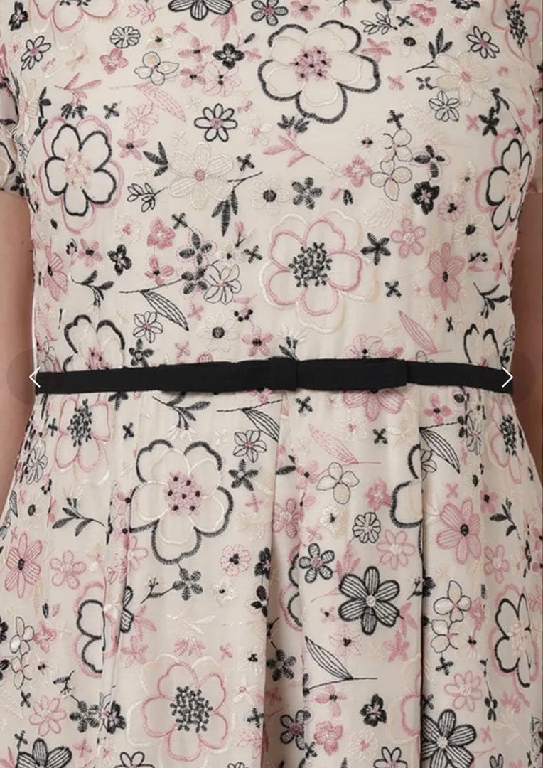 美品Rose Tiaraローズティアラ　オーガンジー刺繍ワンピース　入学式　42