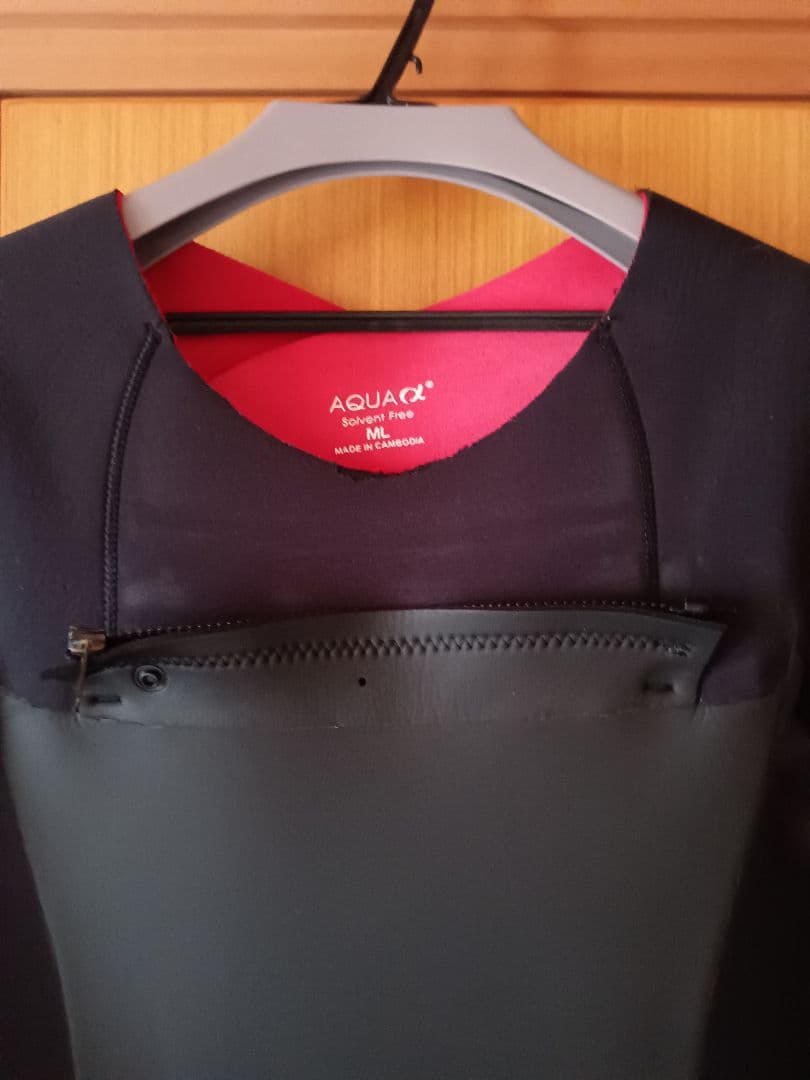 used 5/3ミリ　セミドライ　メンズML　チェストフラップジップ