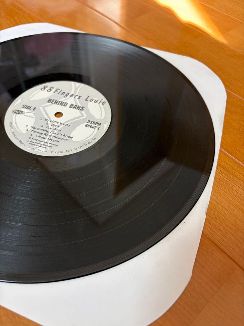 洋楽 88 Fingers Louie Behind Bars