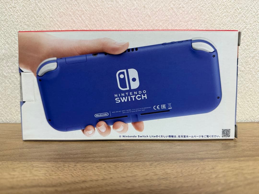 【美品】Nintendo Switch Lite 青　人気ソフト4点付き