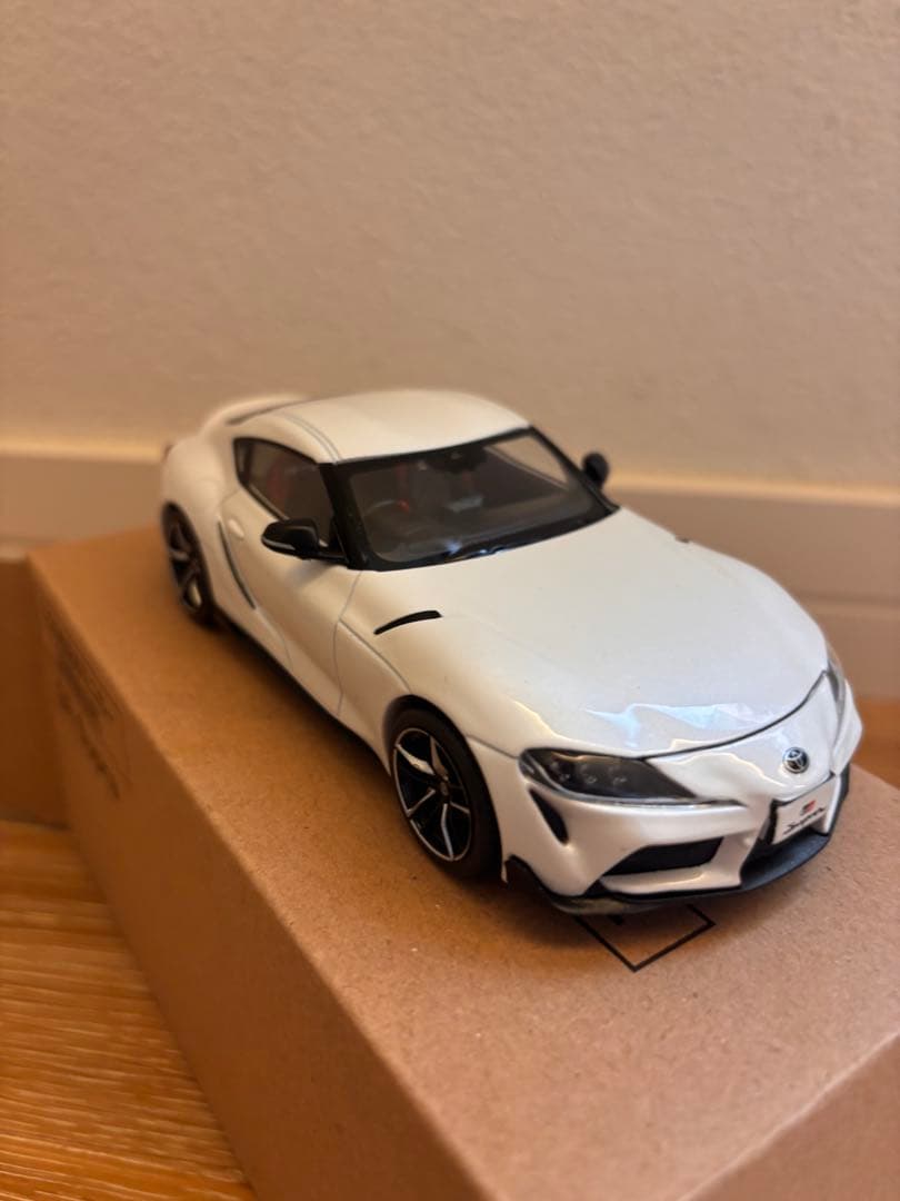 GR Supra ミニカー　新品未使用D01 ホワイトメタリック　1/30色見本