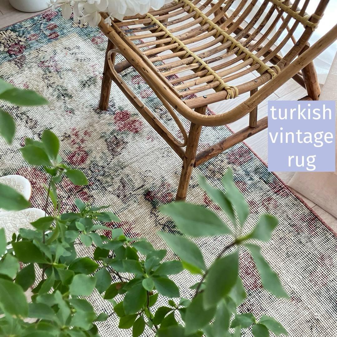 レッドフラワー✳︎57×119 薔薇✳︎ローズ　くすみブルー　トルコヴィンテージラグ