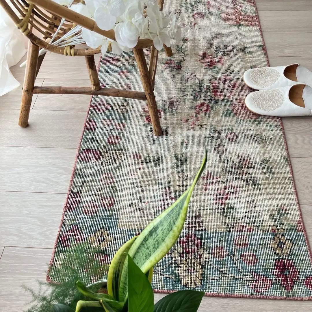 レッドフラワー✳︎57×119 薔薇✳︎ローズ　くすみブルー　トルコヴィンテージラグ