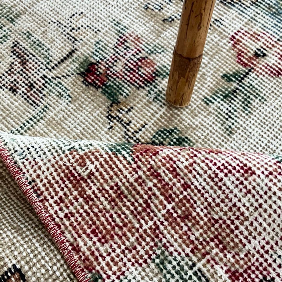 レッドフラワー✳︎57×119 薔薇✳︎ローズ　くすみブルー　トルコヴィンテージラグ