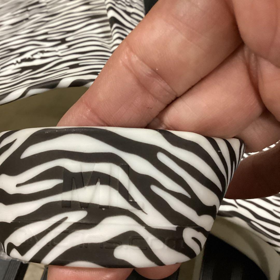 新品格安DMCボディボードリペラーフィンMLゼブラ柄26.5~27cm