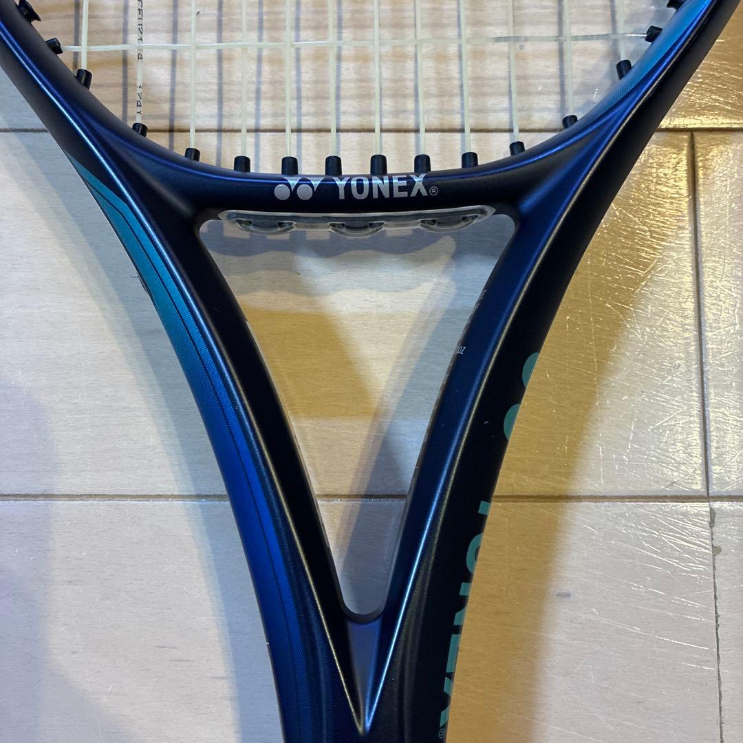 YONEX テニスラケット　EZONE100