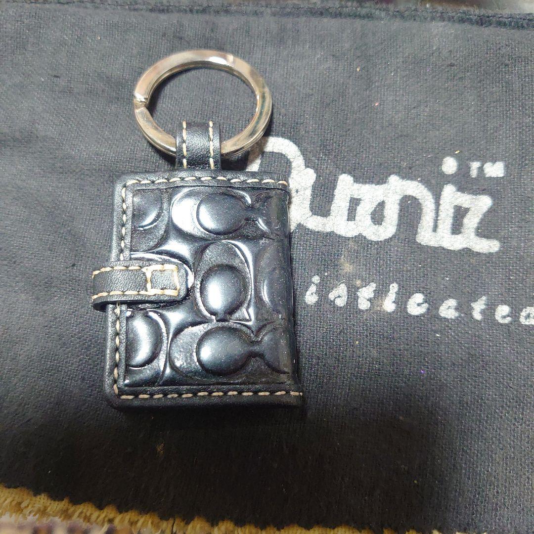 ハート型チャーム付きキーケース