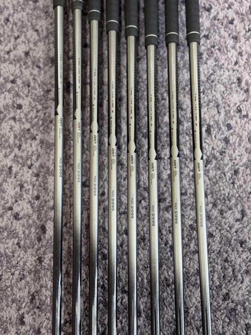 ゼクシオ フォージド アイアン8本 5i〜PW,A.S MX-6000 カーボン