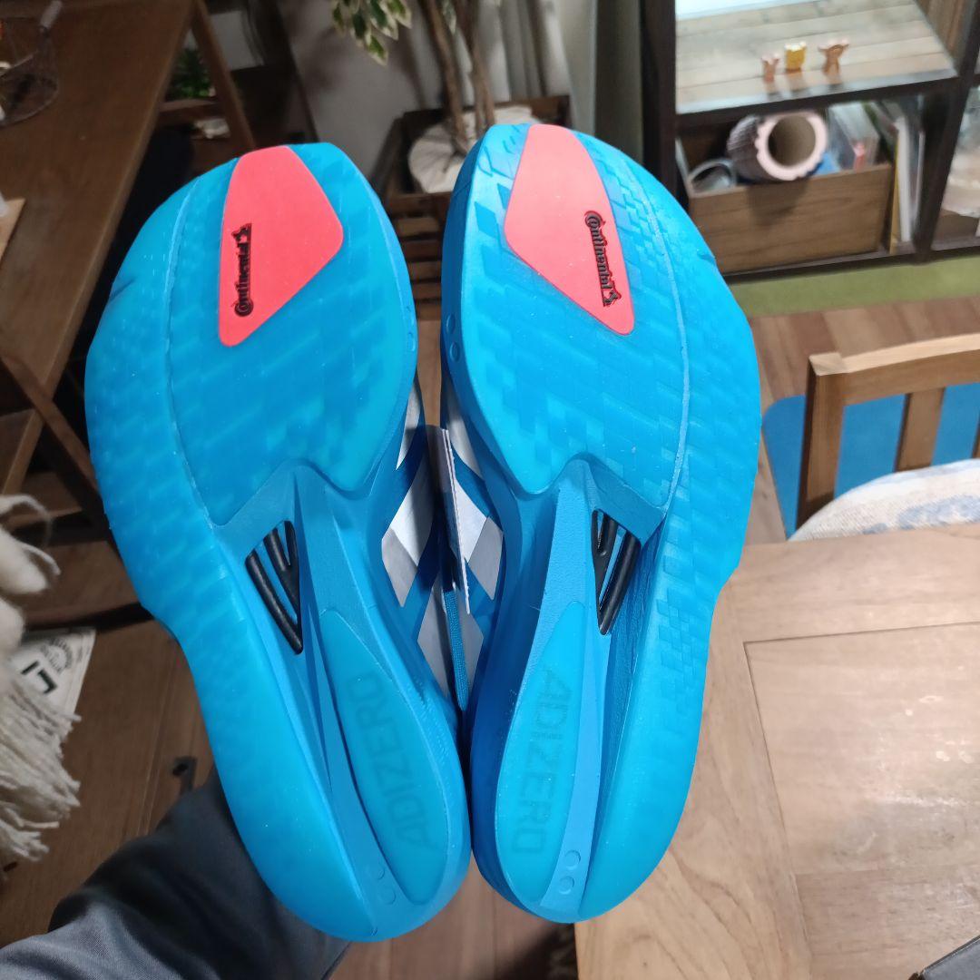 新品未使用アディダス ランニングシューズ 28cm アディゼロタクミセン11 青