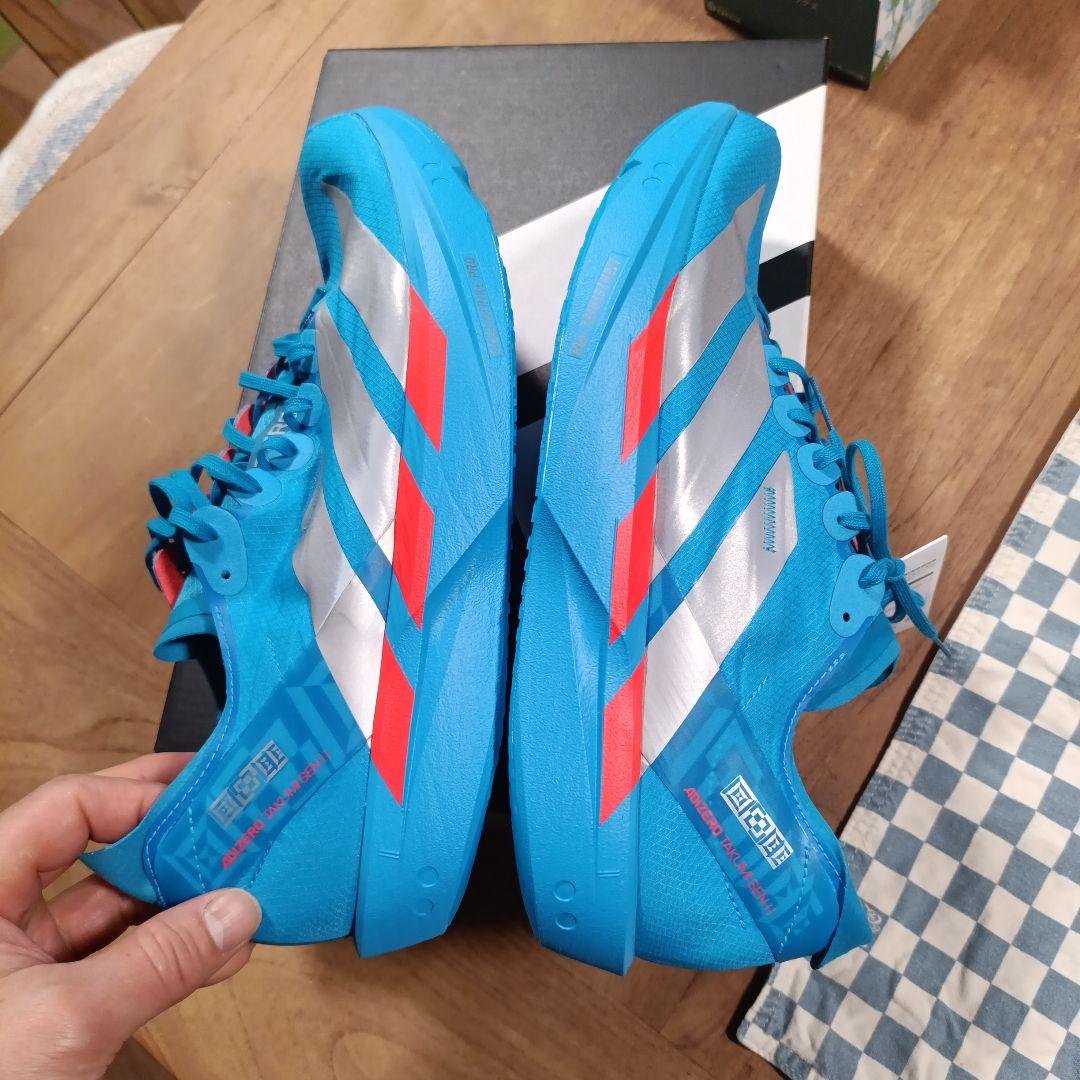 新品未使用アディダス ランニングシューズ 28cm アディゼロタクミセン11 青