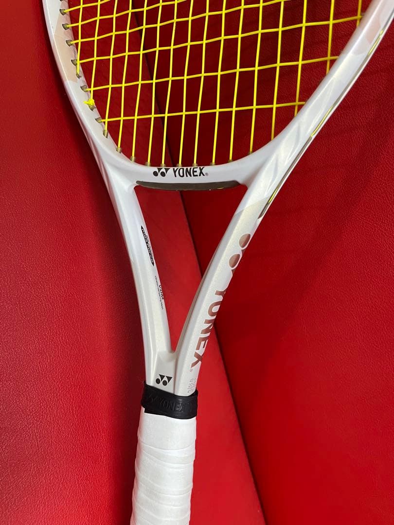 YONEX テニスラケットVコア100
