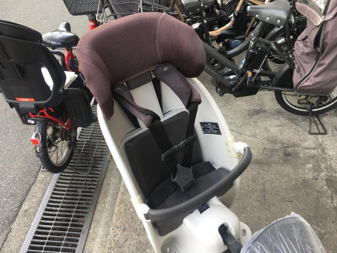 地域限定送料無料　ギュットクルーム　2021年　三人乗り　ベージュ　電動自転車