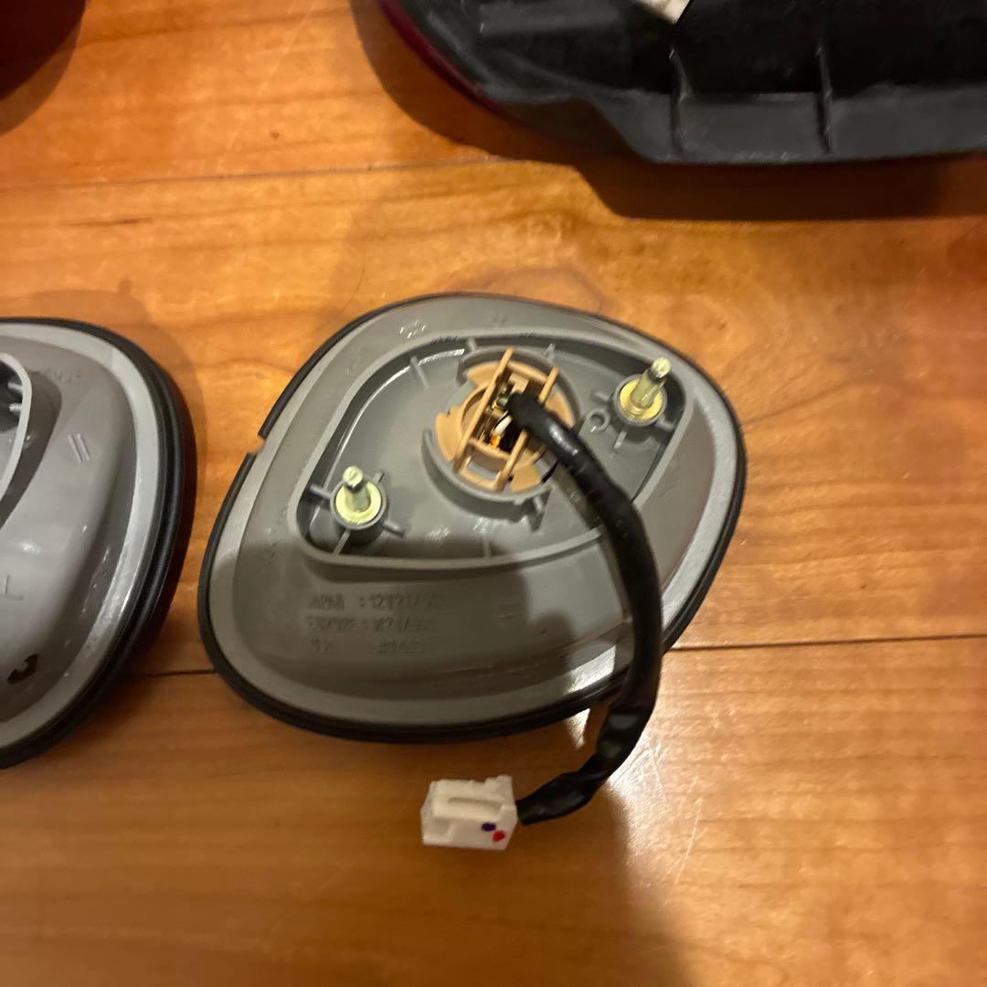 JZS161 アリスト☆後期純正テールレンズ