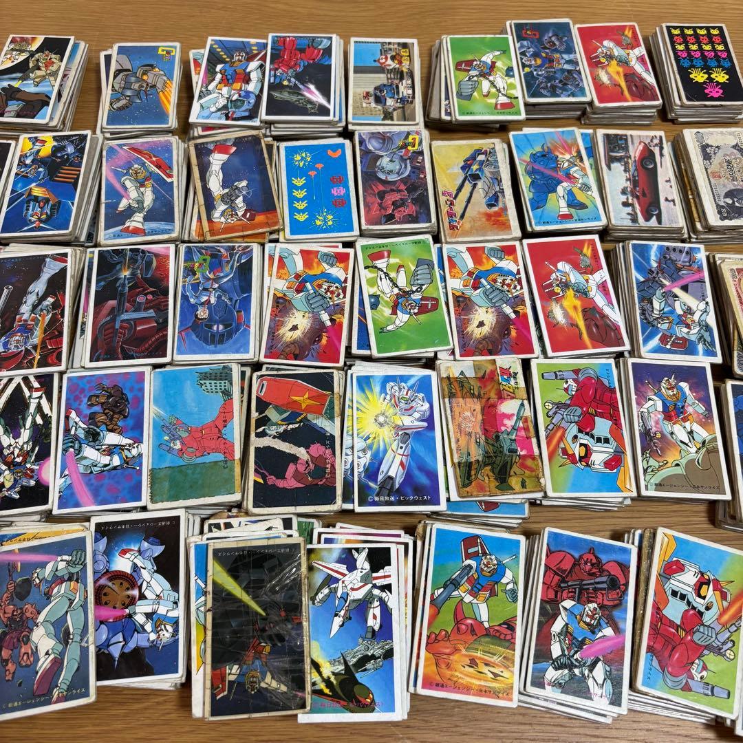 昭和レトロ　希少　大容量　ガンダム　めんこ　ドラえもん　キテレツ　仮面ライダー