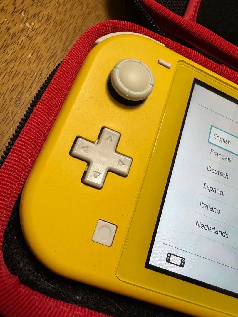 スイッチ　ライト　イエロー　箱無し