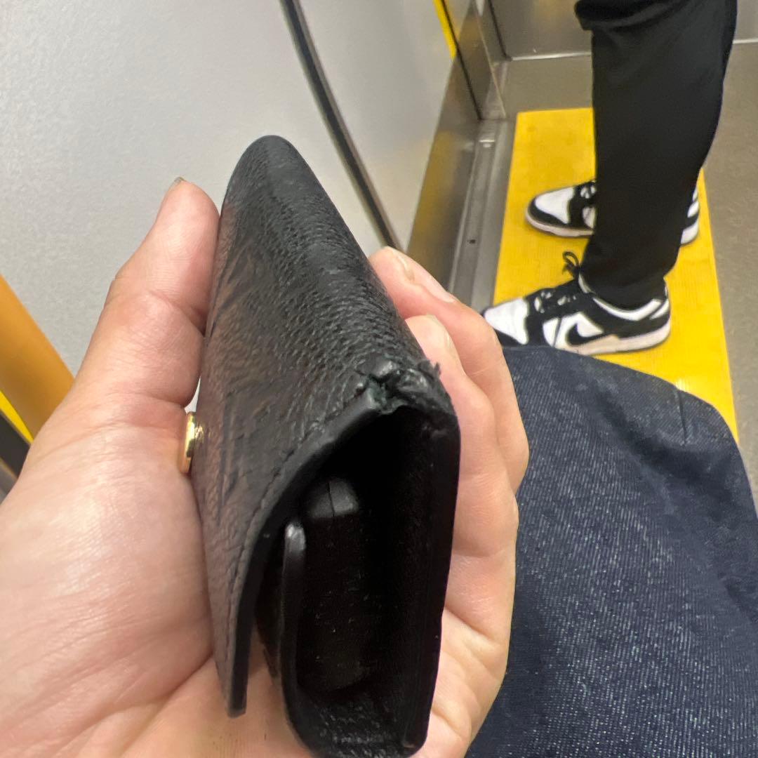 ルイ・ヴィトン ブラックレザー キーケース