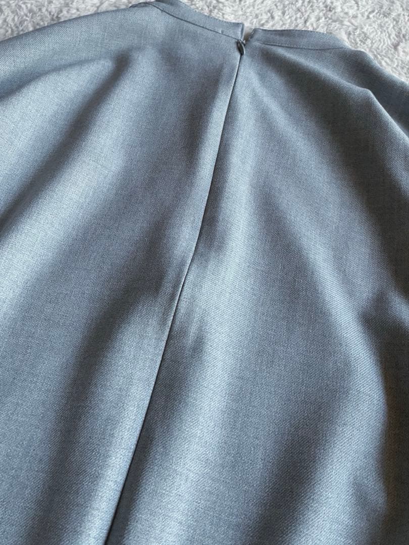 アンタイトル 新品同様上品グレー 春ロングワンピースゆったり体型カバー 日本製