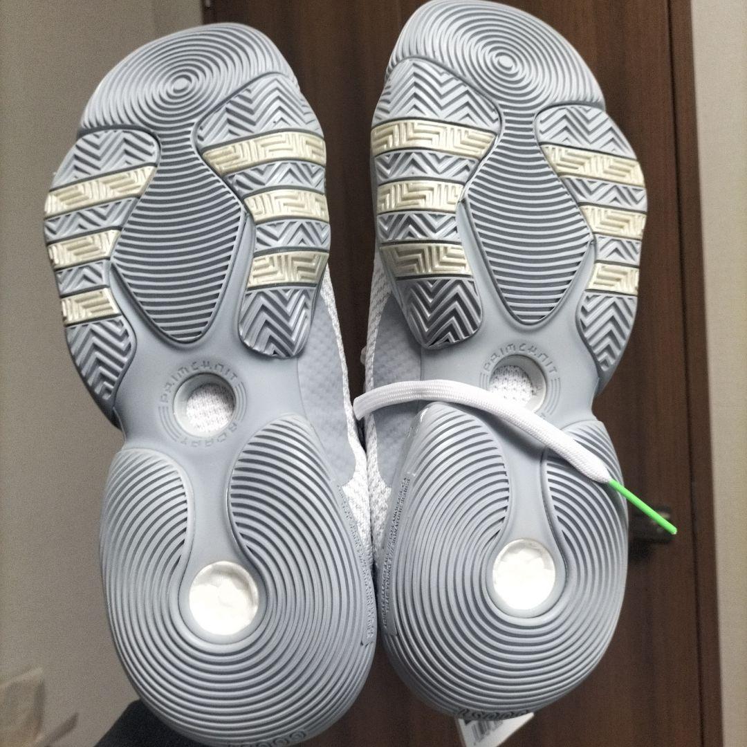 新品 28.0cm trae young2トレイヤング2 アディダス