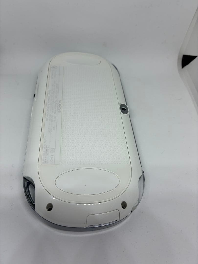 【美品】PSVITA PCH-1100 クリスタル・ホワイト 箱付き