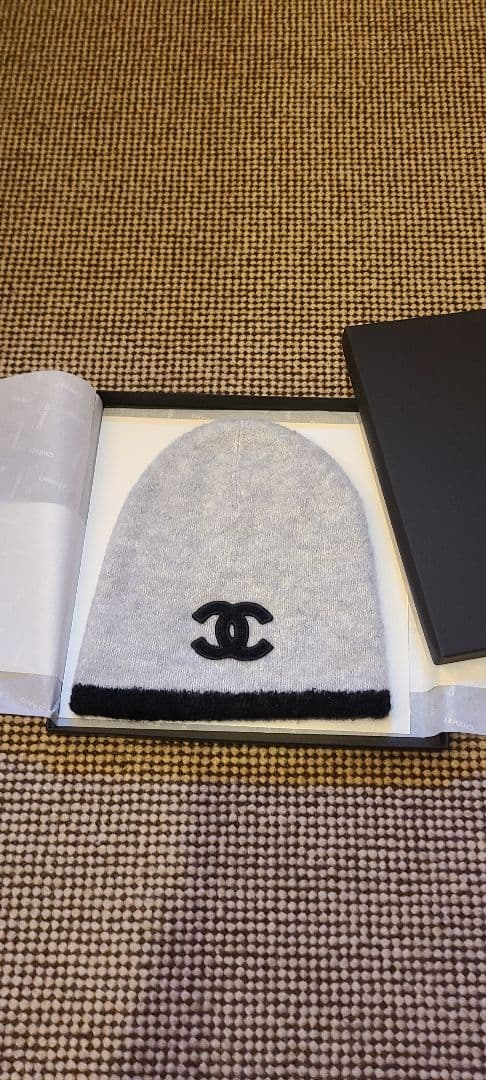 お値下げしました❗100％本物‼️未使用タグ付き★CHANELシャネルニット帽子