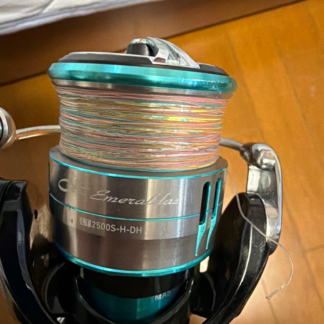 米*軍様 エメラルダス 2500S-H-DH スピニングリール　訳あり