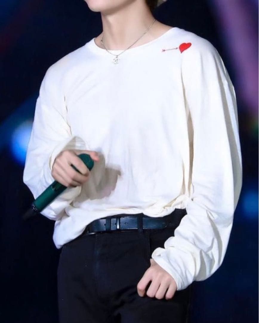 BTS ツアーTシャツ SYS ロングTシャツ テテ V 着用