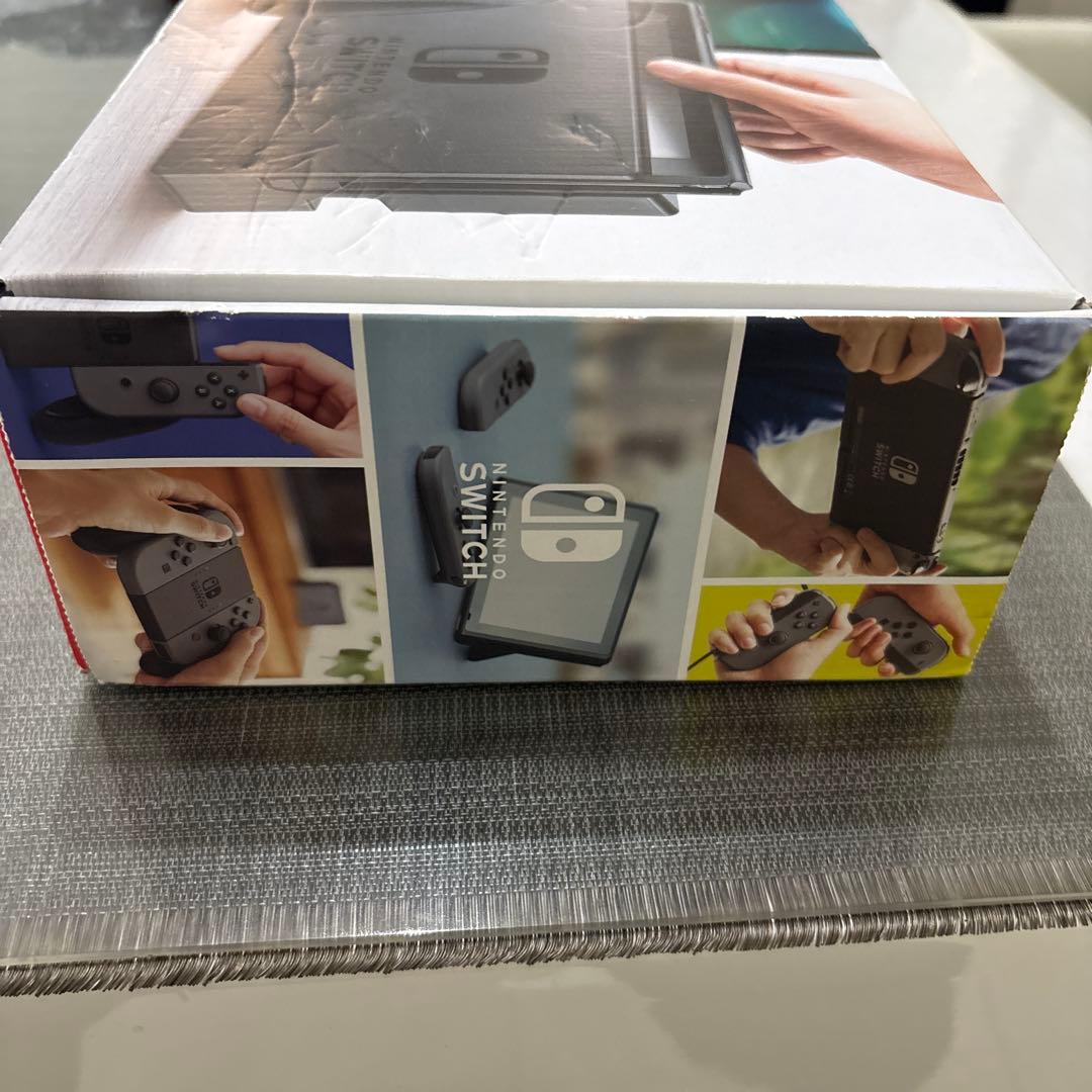 n*.様 Nintendo Switch フルセット ブラック 充電器、本体ケー