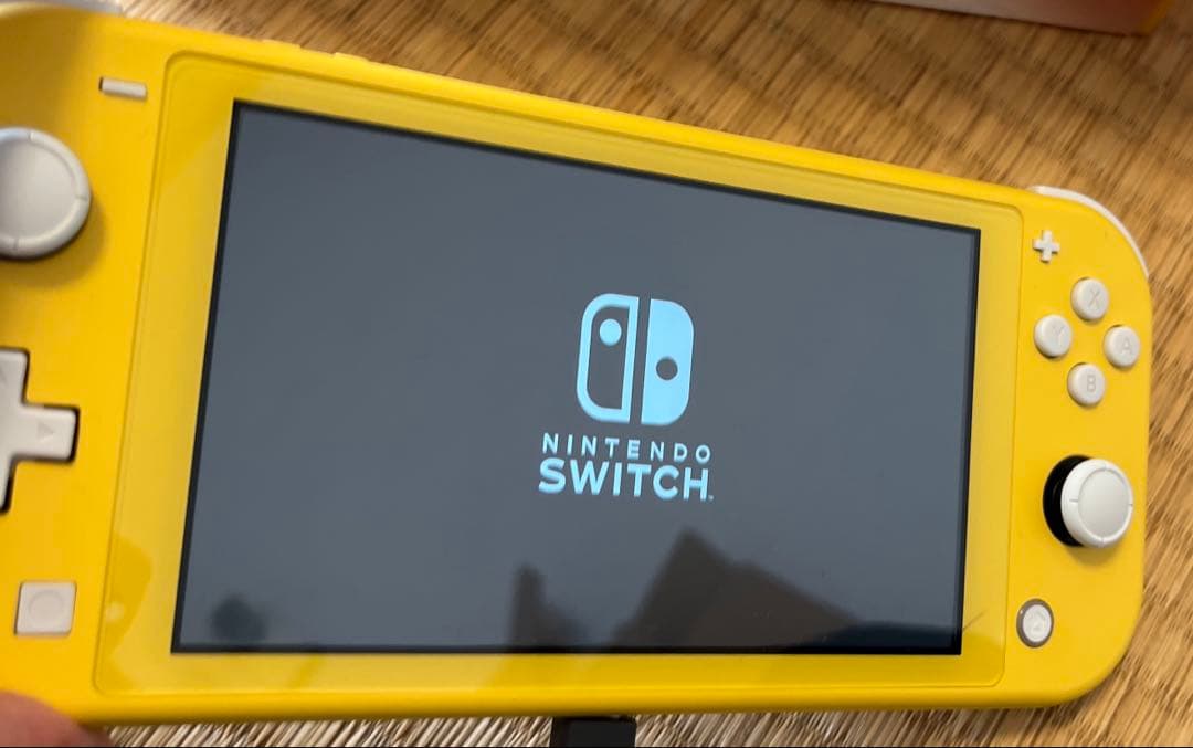 Nintendo Switch Lite イエロー　専用フリップカバー付き