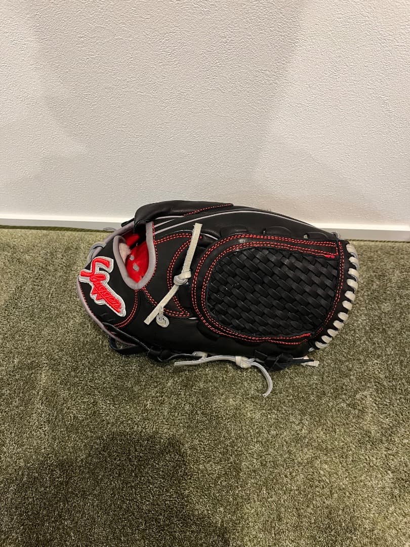 野球　投手用グローブ　外野用グローブ
