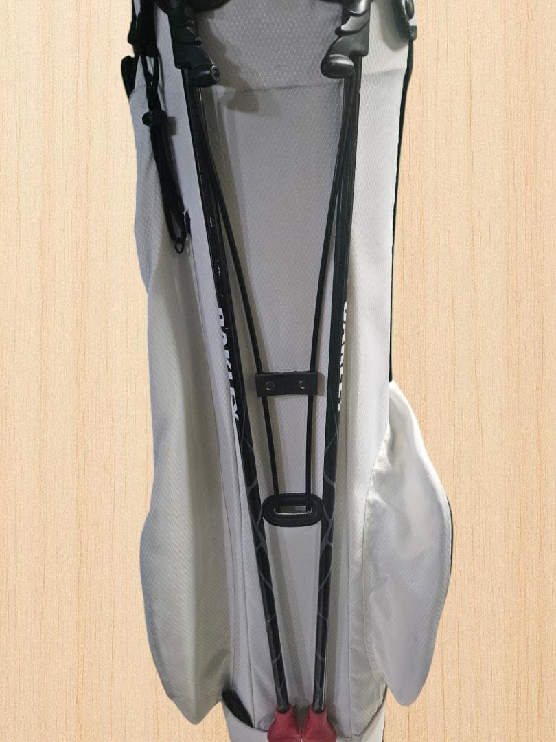 送料無料/美品Oakley スタンド式ゴルフバッグ・キャディバッグWHITE