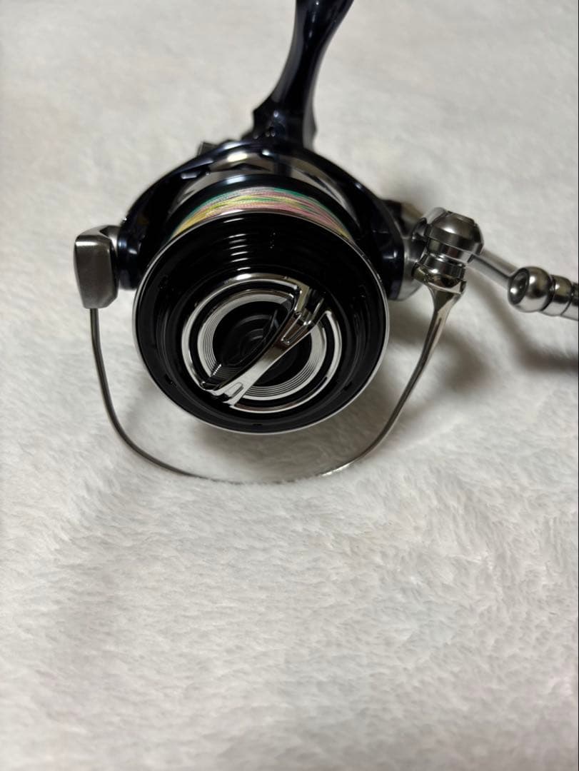 モモの助　21ツインパワー SW6000HG スピニングリール