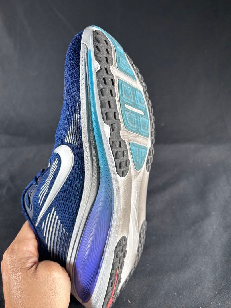 Nike ボメロ18 27.5センチ　ランニングシューズ