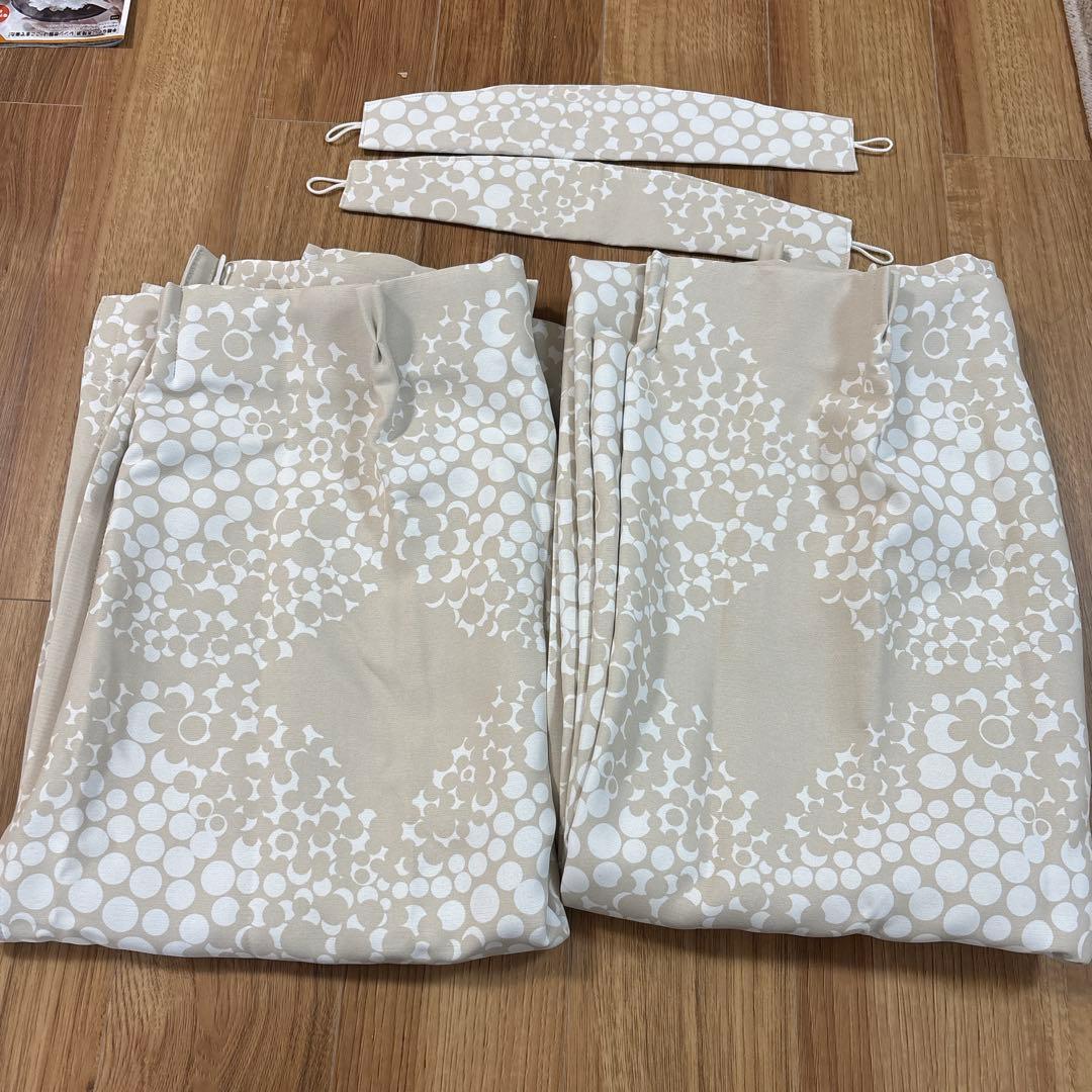 ナフコ　北欧風ドレープカーテン　ブルームボール　100×200 2枚組×2セット