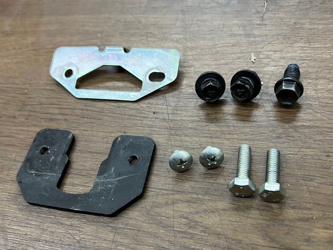 トヨタ クラウン220系 自動ドアロックシステムの配線と部品一式