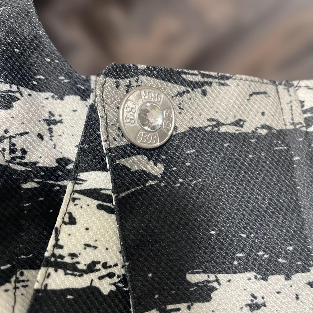 一回使用　デサント　スノーボードウェア（女性用）黒白ストライプ