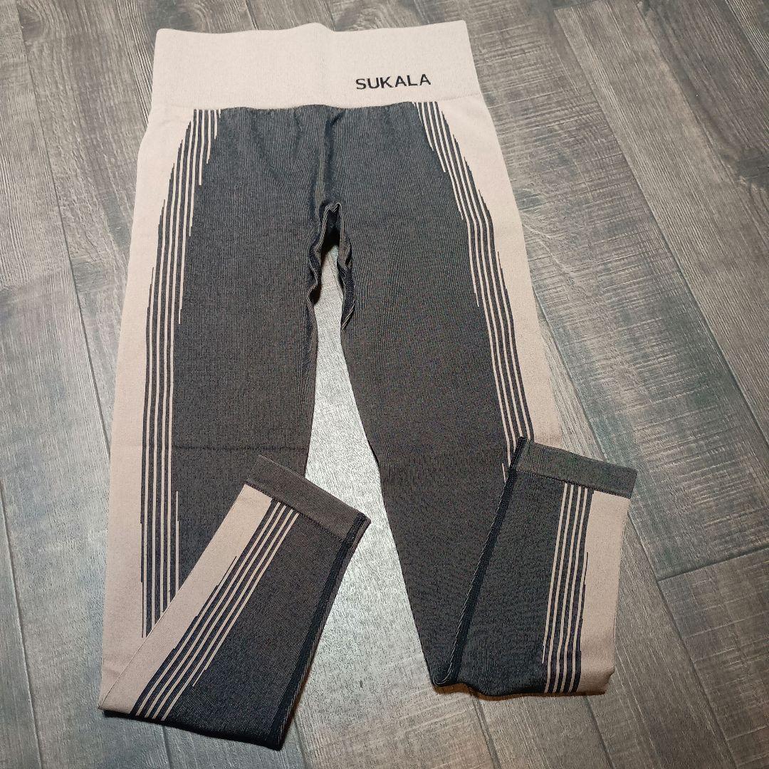 新品未使用【SUKALA】シャドーストライプメランジレギンスLブラック