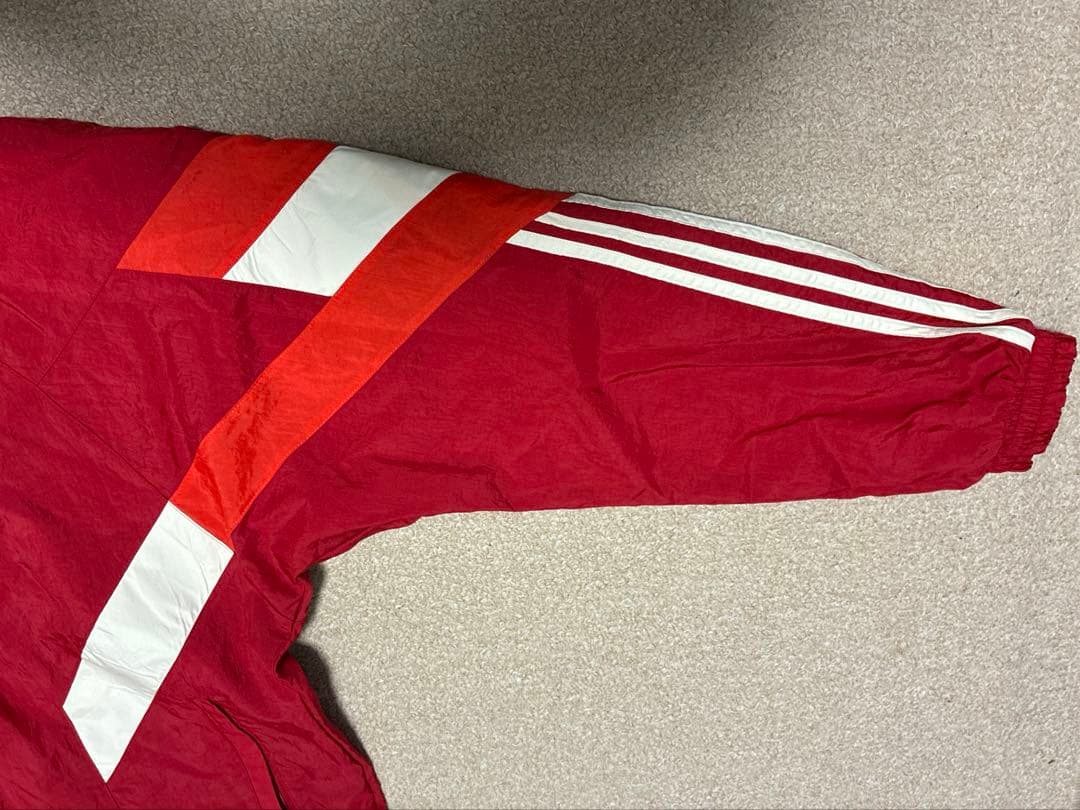 アディダス　バイエルンミュンヘン　アウター ナイロンジャケットウインドブレーカー