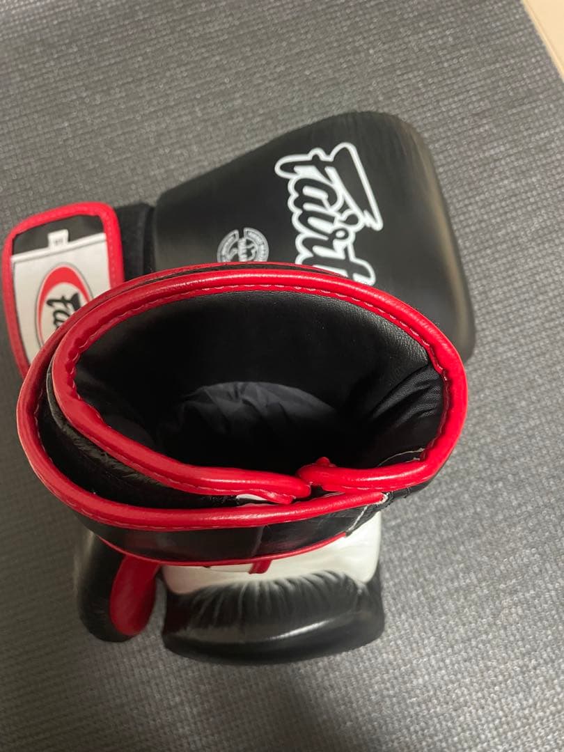 Fairtex ボクシンググローブ 14oz ブラック