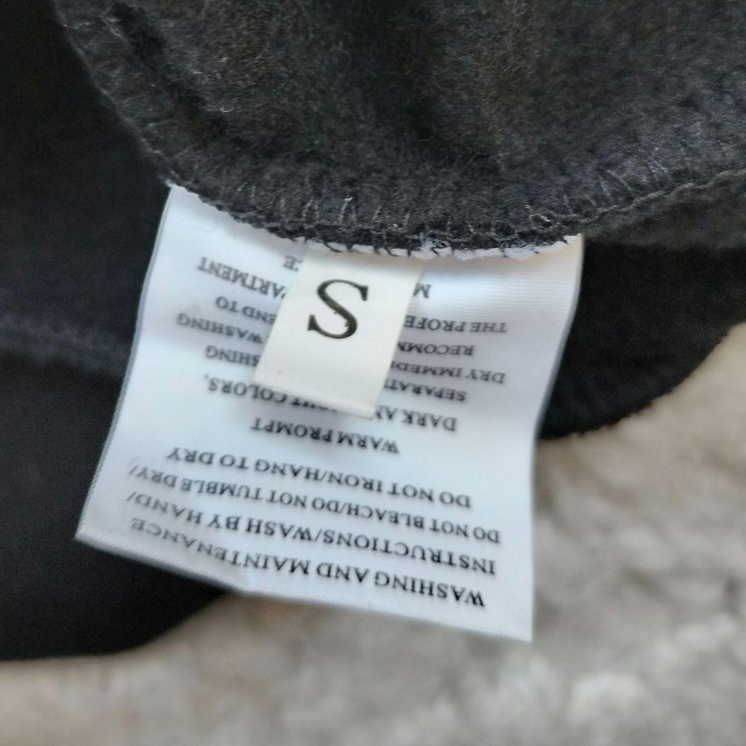 【完売品】ユェチ・チ Yueqi Qi ハートカットアウトフーディ パーカー