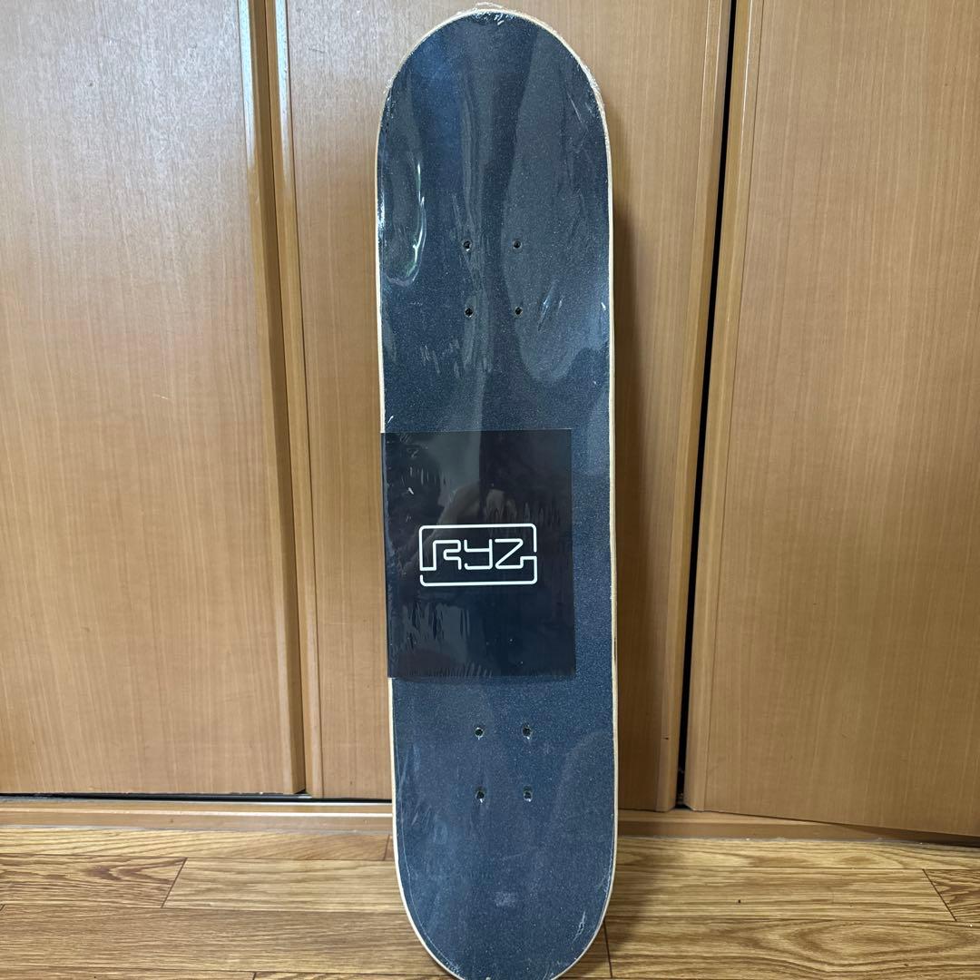 【新品未使用】　RYZ スケートボード　ライズ