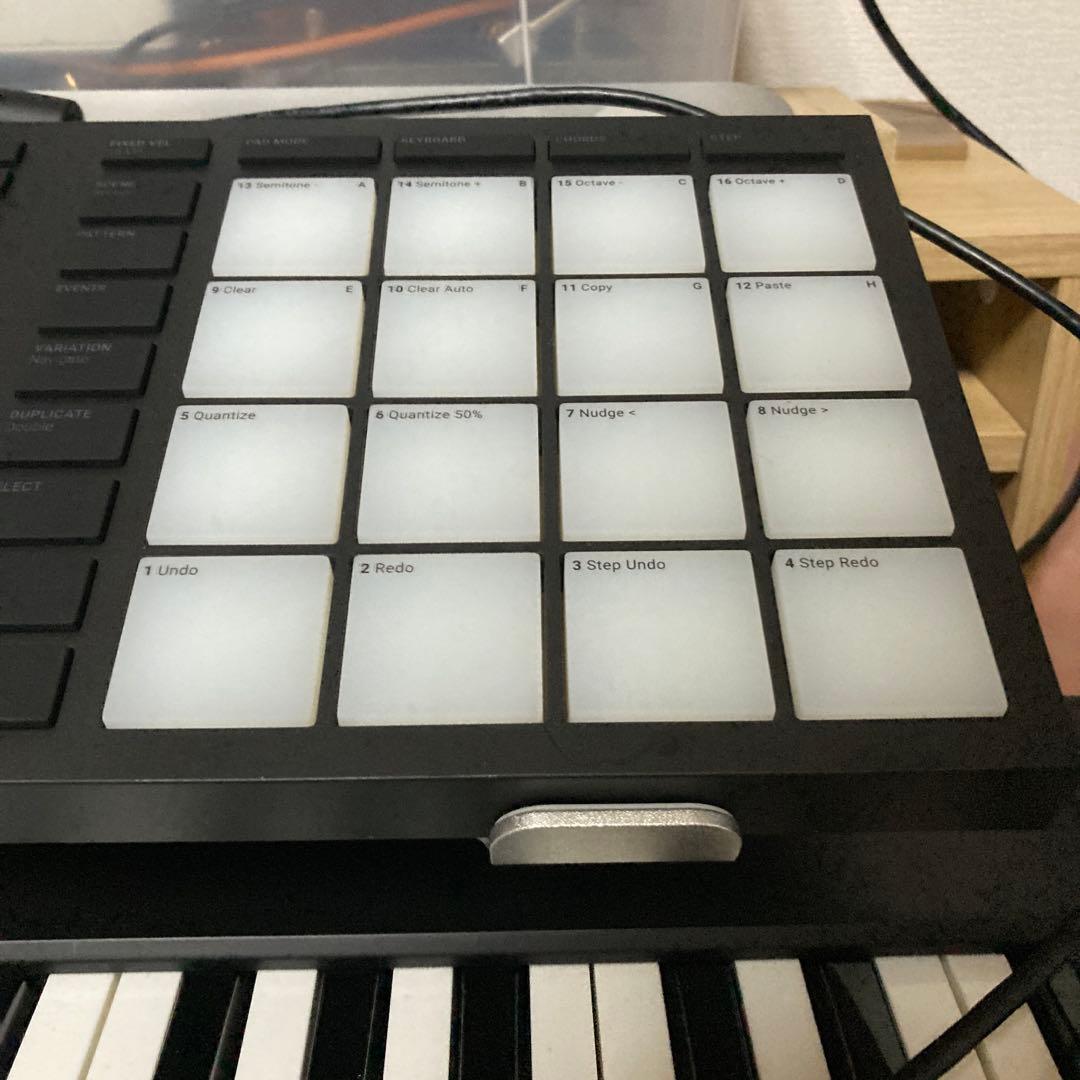 【中古美品】MASCHINE MIKRO MK3