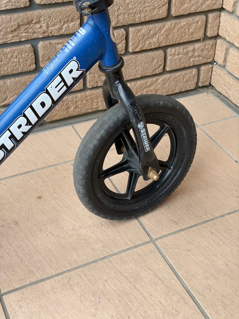 【人気色】STRIDER バランスバイク ブルー　12インチ