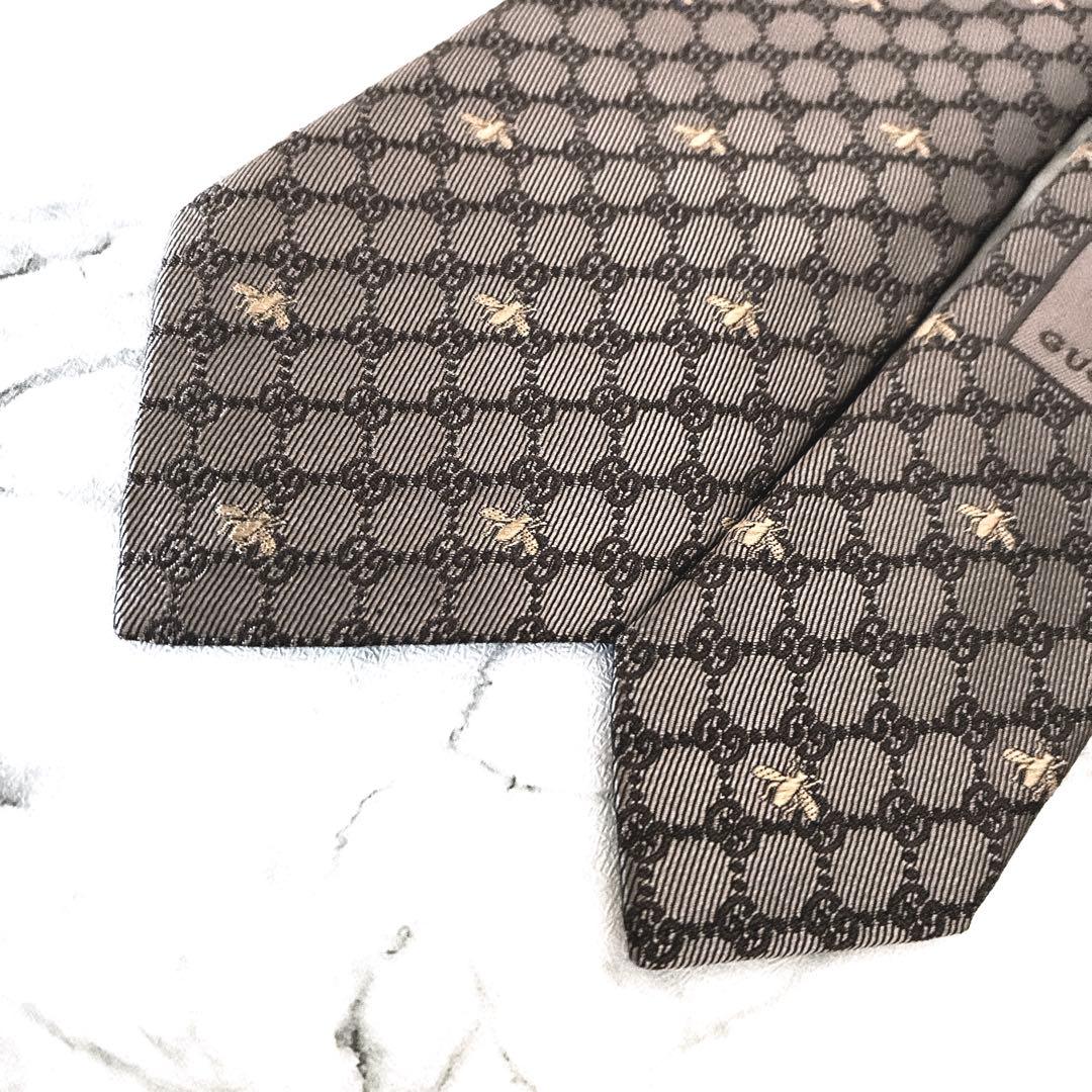 ✨未使用クラス✨GUCCI 現行　蜂刺繍　GG柄　ゴールド　ネクタイ