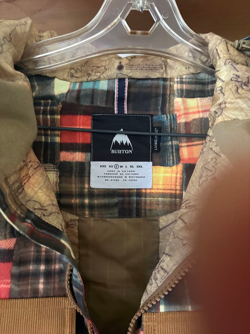 新品未使用BURTONバートンスノボードウェア　ジャンプスーツオールインワン