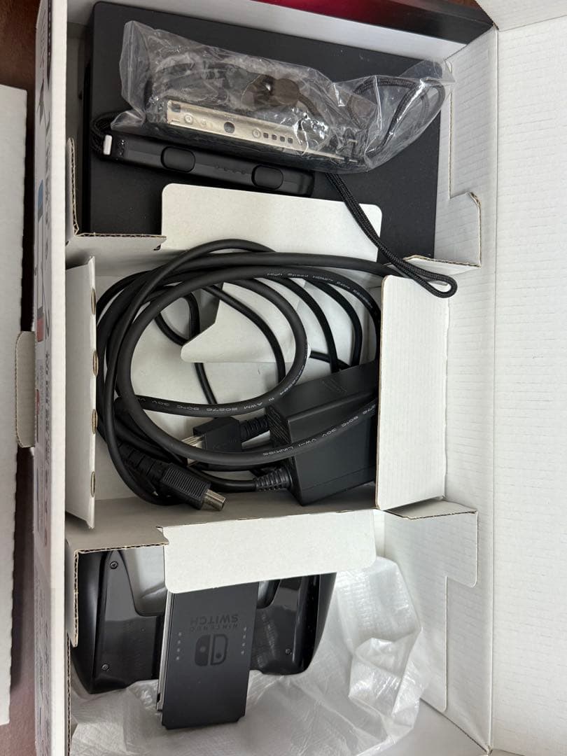 本日限定値下げ【送料込み】通電確認済み★任天堂　switch Nintendo