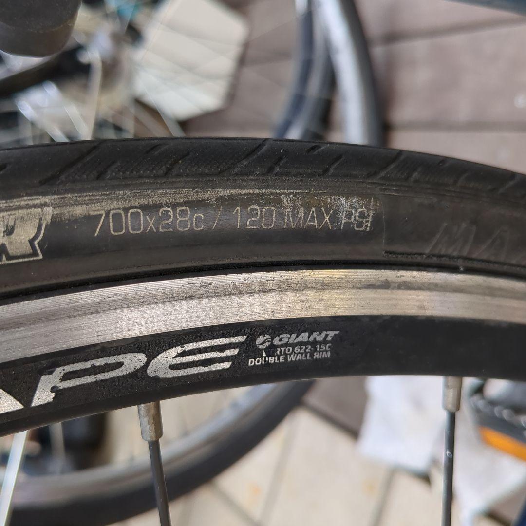 連休値下げ　GIANT ESCAPE R3 ロードバイク クロスバイク　埼玉県