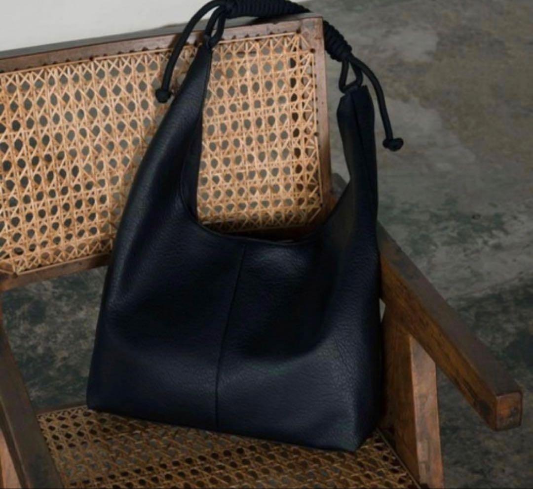 【新品未使用】LURAKU シンセティックレザーロープハンドルバッグ