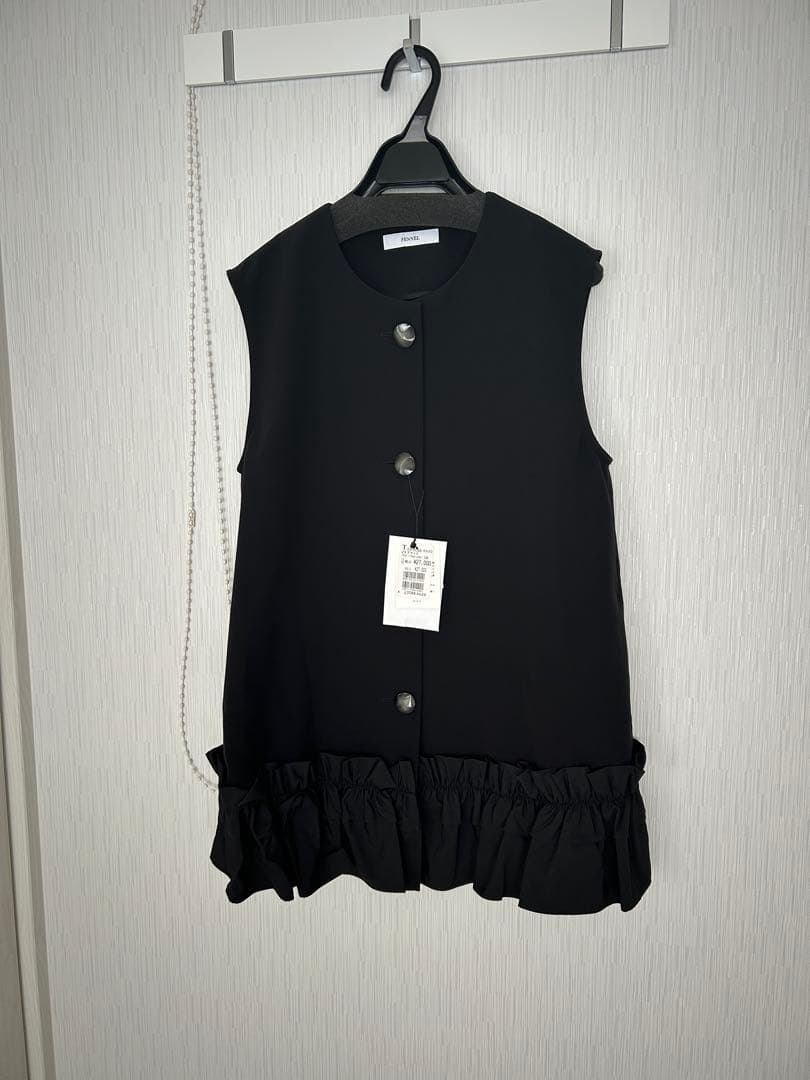 ヤマダヤ　フリル付　ブラックベスト